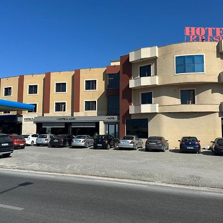 Hotel Kresko Lushnje Bagian luar foto