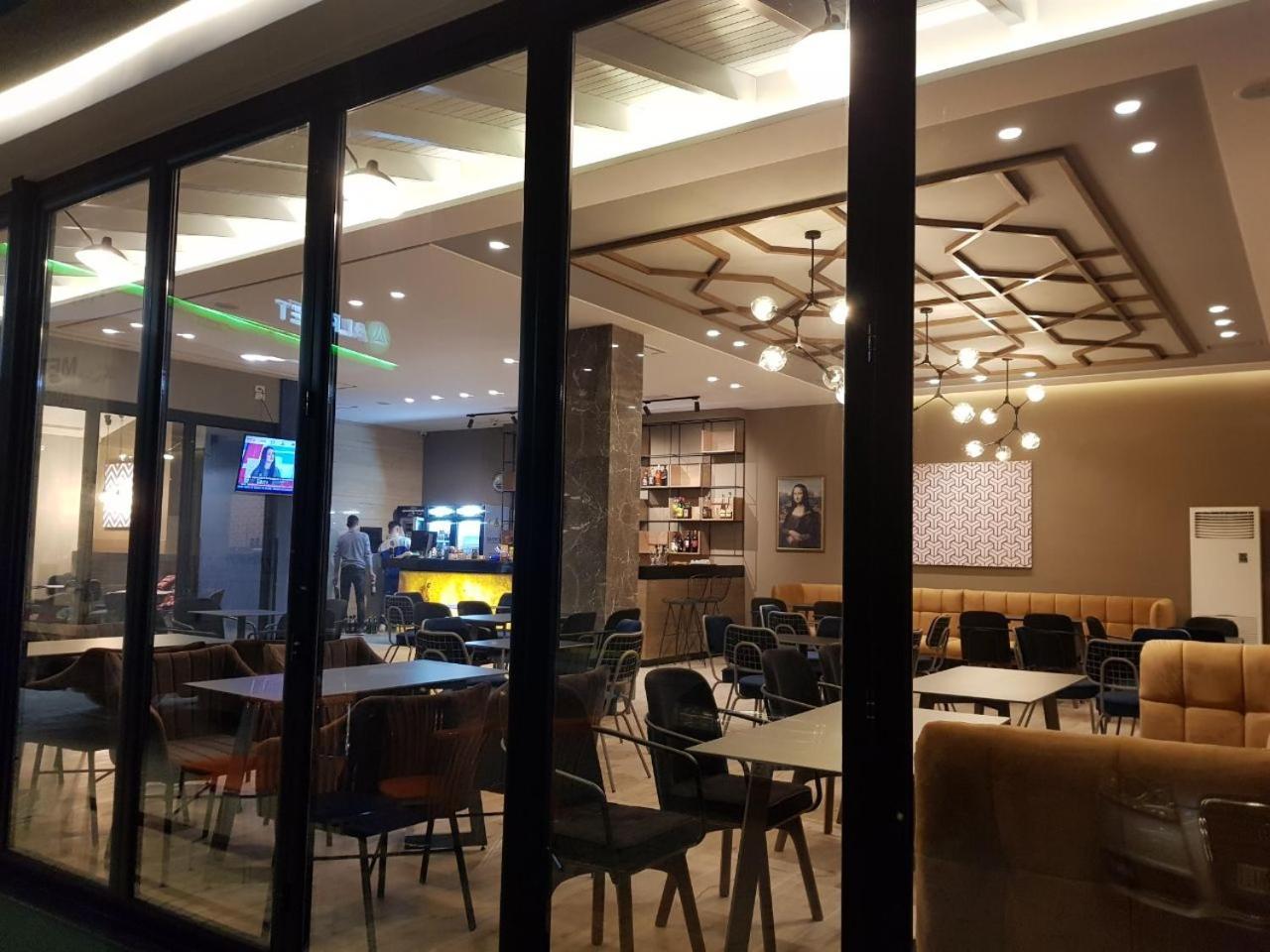 Hotel Kresko Lushnje Bagian luar foto