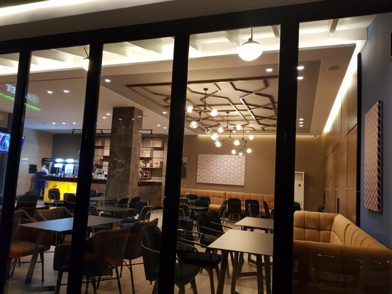Hotel Kresko Lushnje Bagian luar foto