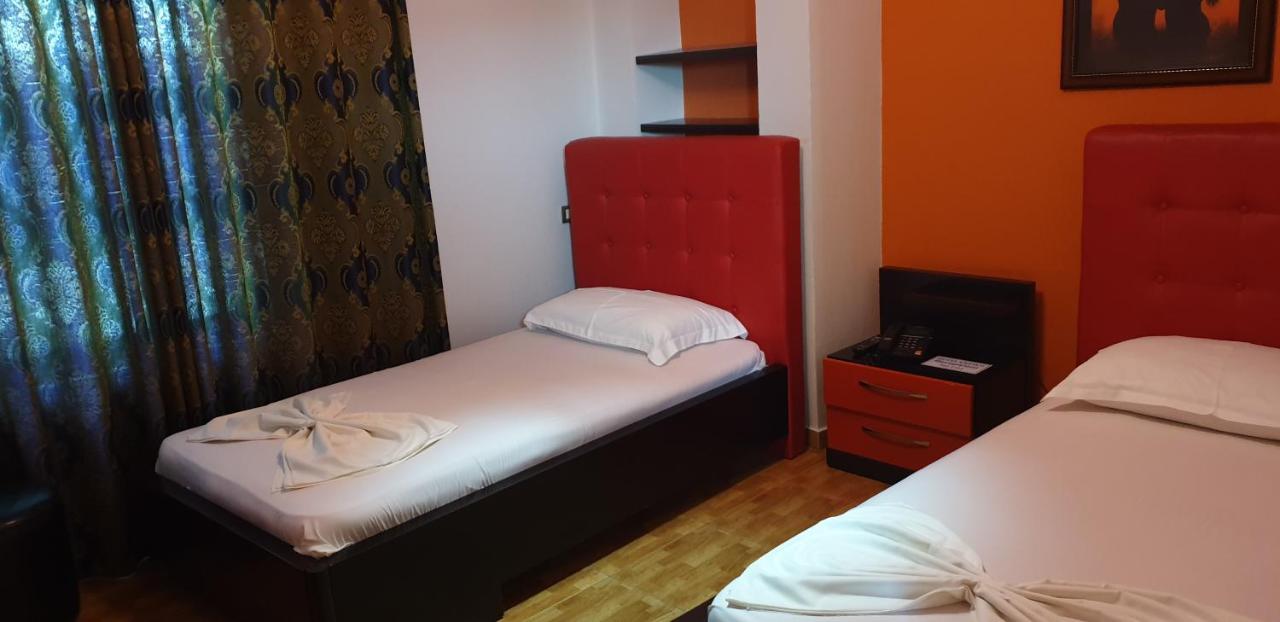 Hotel Kresko Lushnje Bagian luar foto