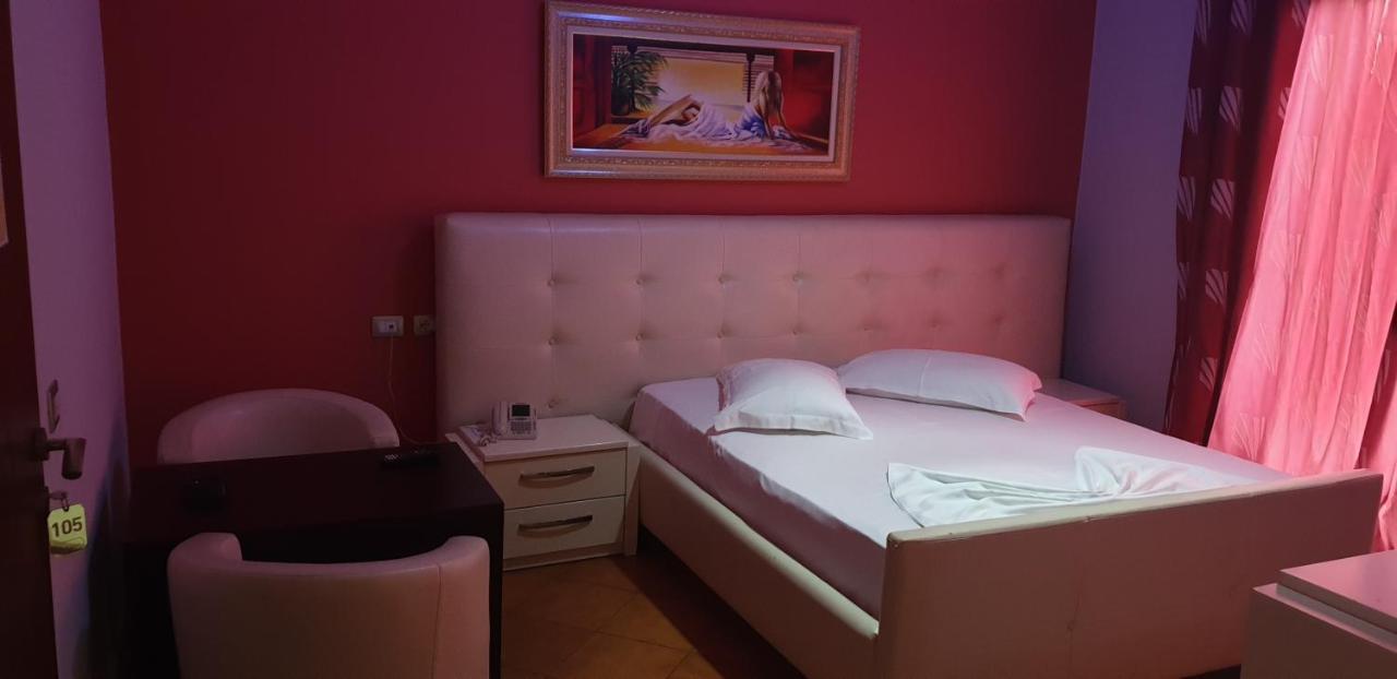 Hotel Kresko Lushnje Bagian luar foto