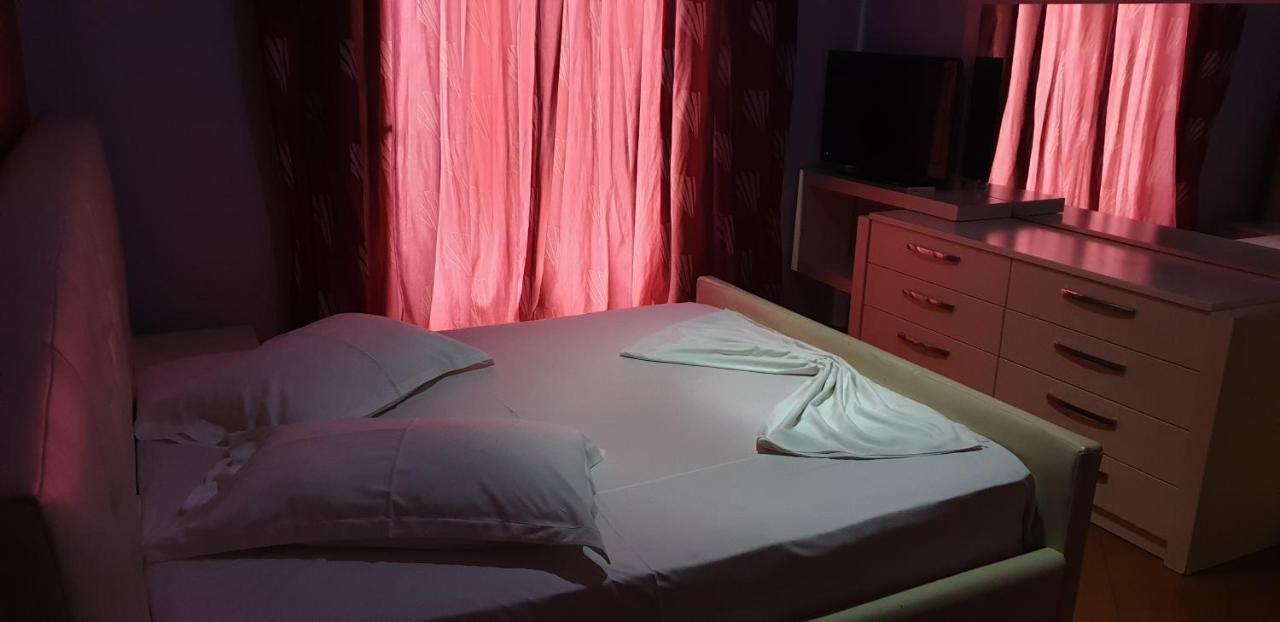 Hotel Kresko Lushnje Bagian luar foto